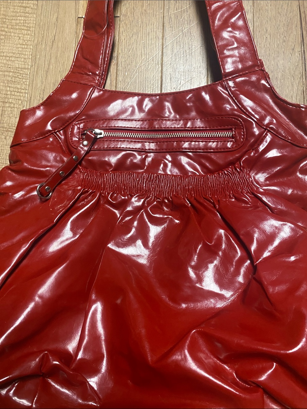 Patent leather Shoulder Bag Red Shiny